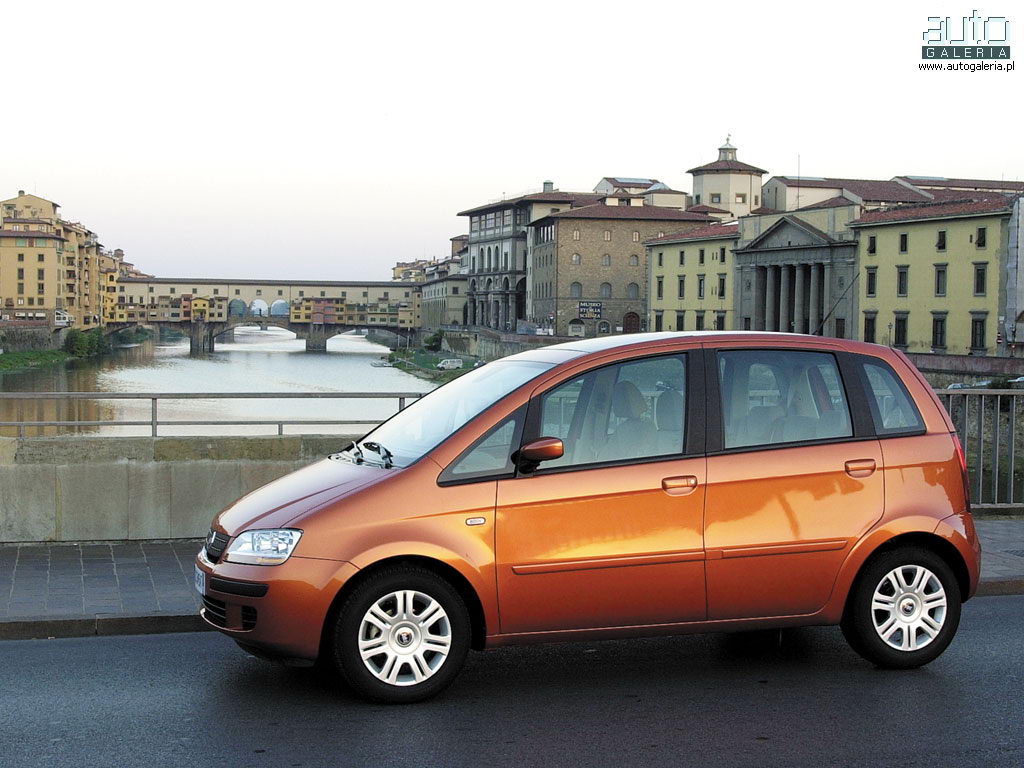 Fiat Idea 2003 001.jpg